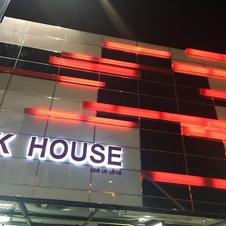 S.K.Airport Chiang Mai Hotel Buitenkant foto